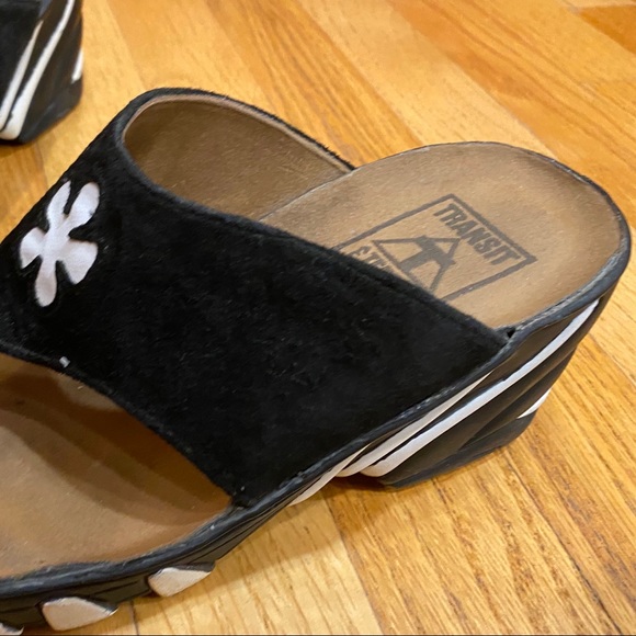 3/$25.00 🛍 
TRANSIT platform sandals, real suede - Picture 2 of 6